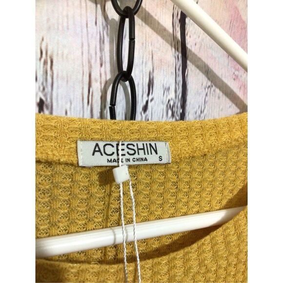 NWT Aceshin Gold Waffle Pattern Top with Colorful Sleeves Size Small ❤️💕 - Picture 2 of 13